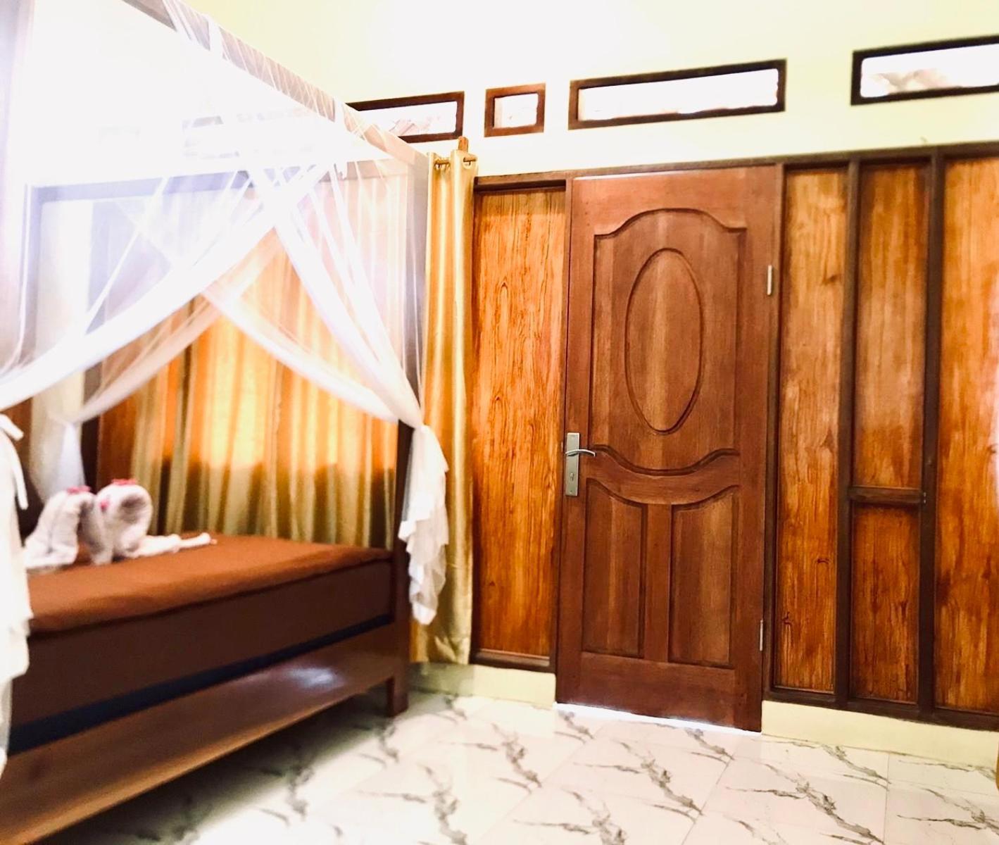 R5 Keramba Inn Bukit Lawang Exterior foto